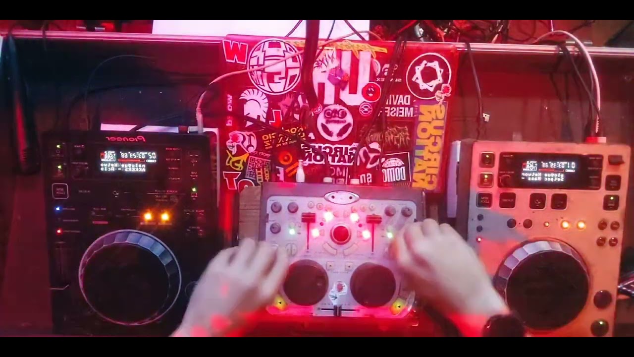 Livesssssss mental... techno....Hypeergrooves