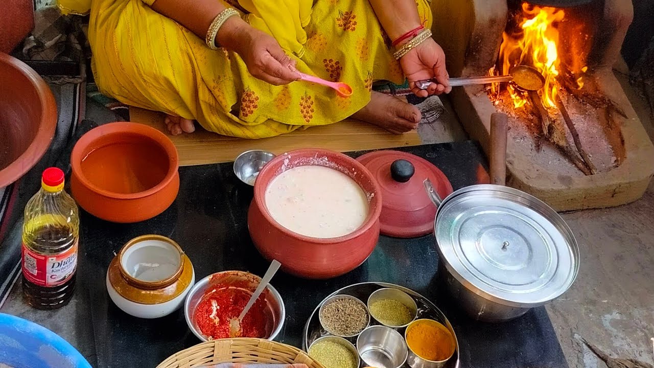 राजस्थानी देसी लहसुन कि चटनी और चूल्हे कि स्पेशल रोटी 🤤#rajasthan #desi #bajrekiroti #live #dinner