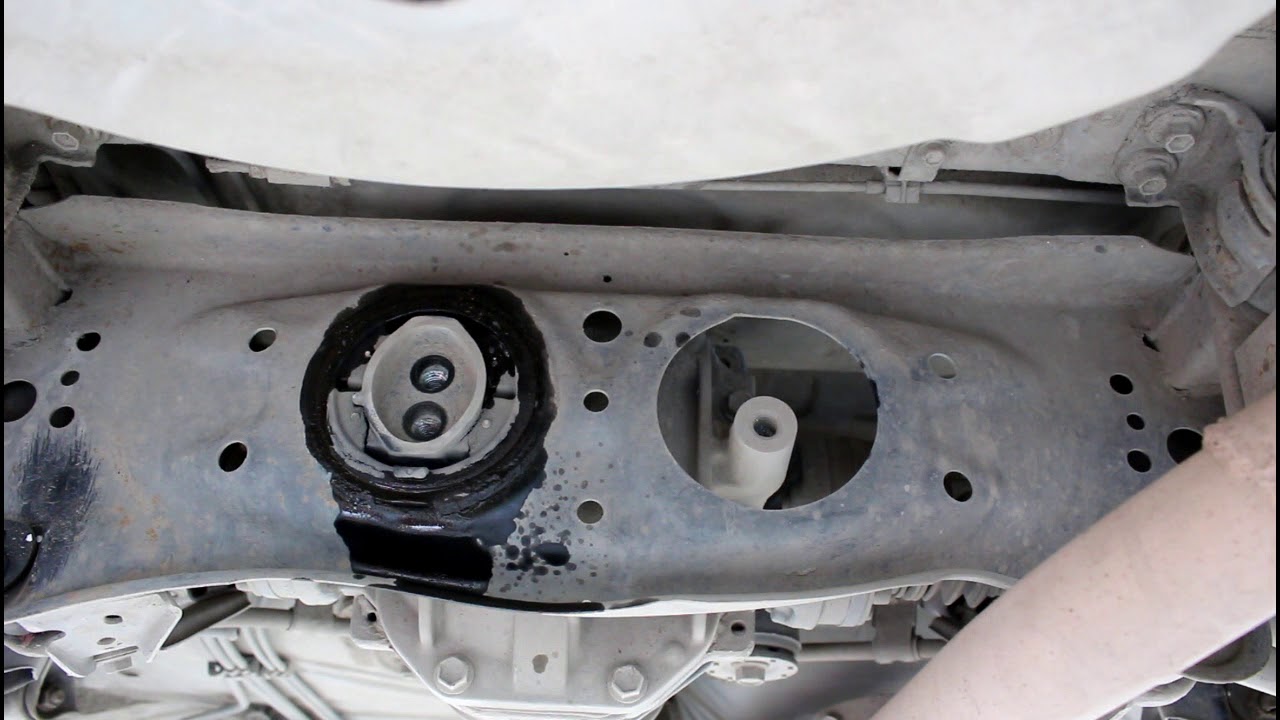 Замена подушки заднего редуктора Toyota Mark II Тойота Марк 2 JZX 101 1998 года