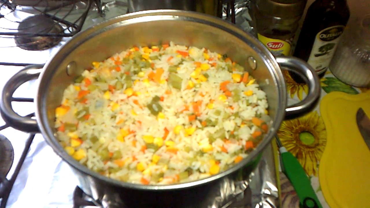 Como hacer Arroz al estilo Jardinera (paso a paso)