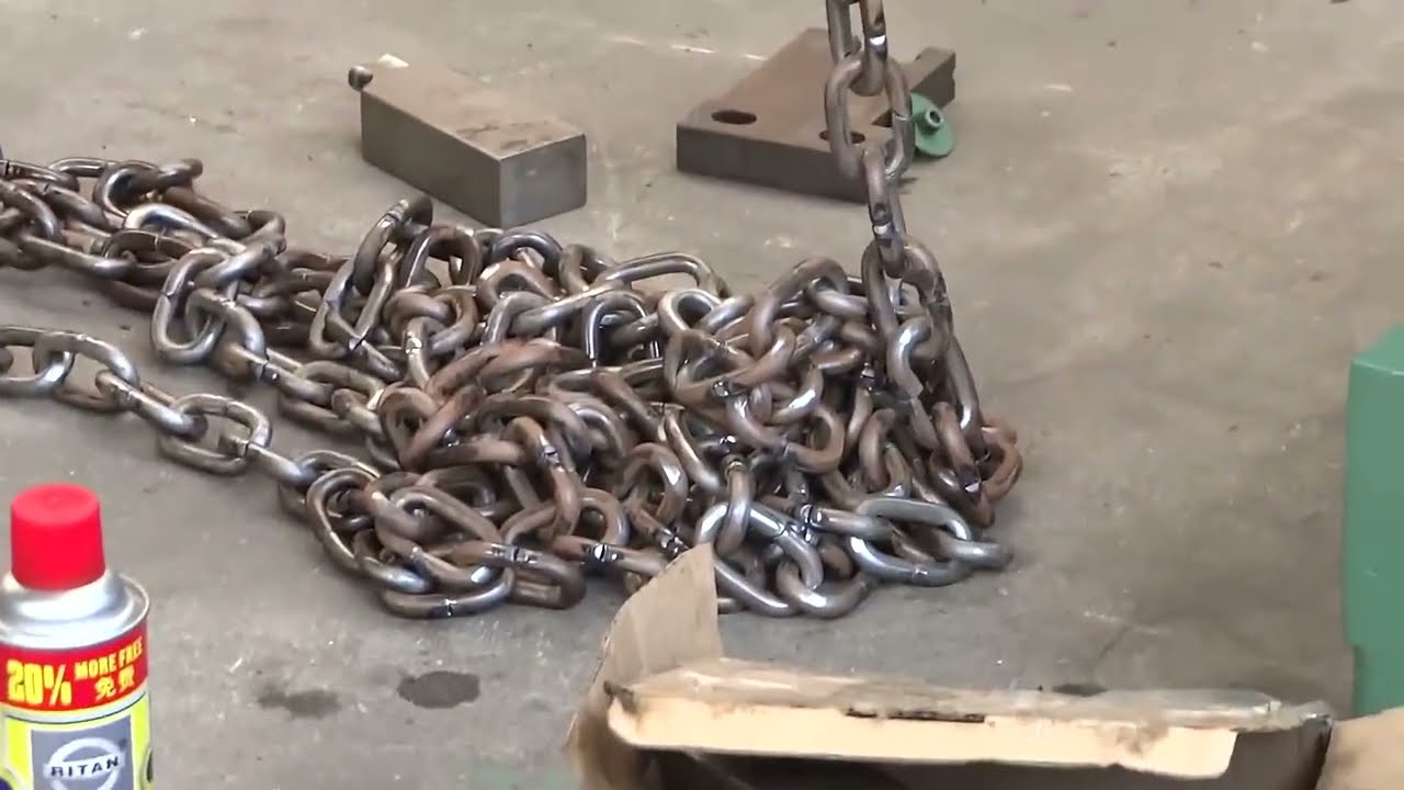 Automatic steel chains making machine