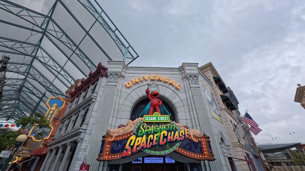 Universal Studios Singapore 2026 - Sentosa - Sesame Street Spaghetti Space Chase - Elmo Ride