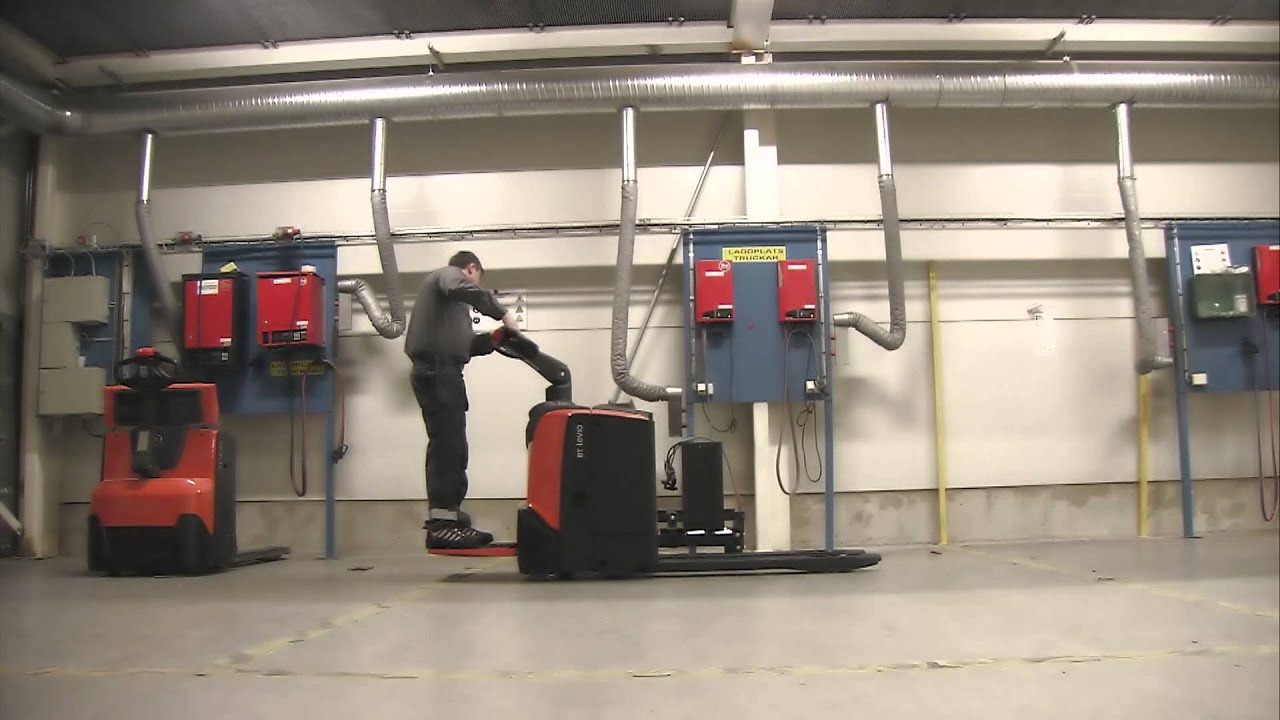 Elektryczny wózek paletowy BT Levio P series