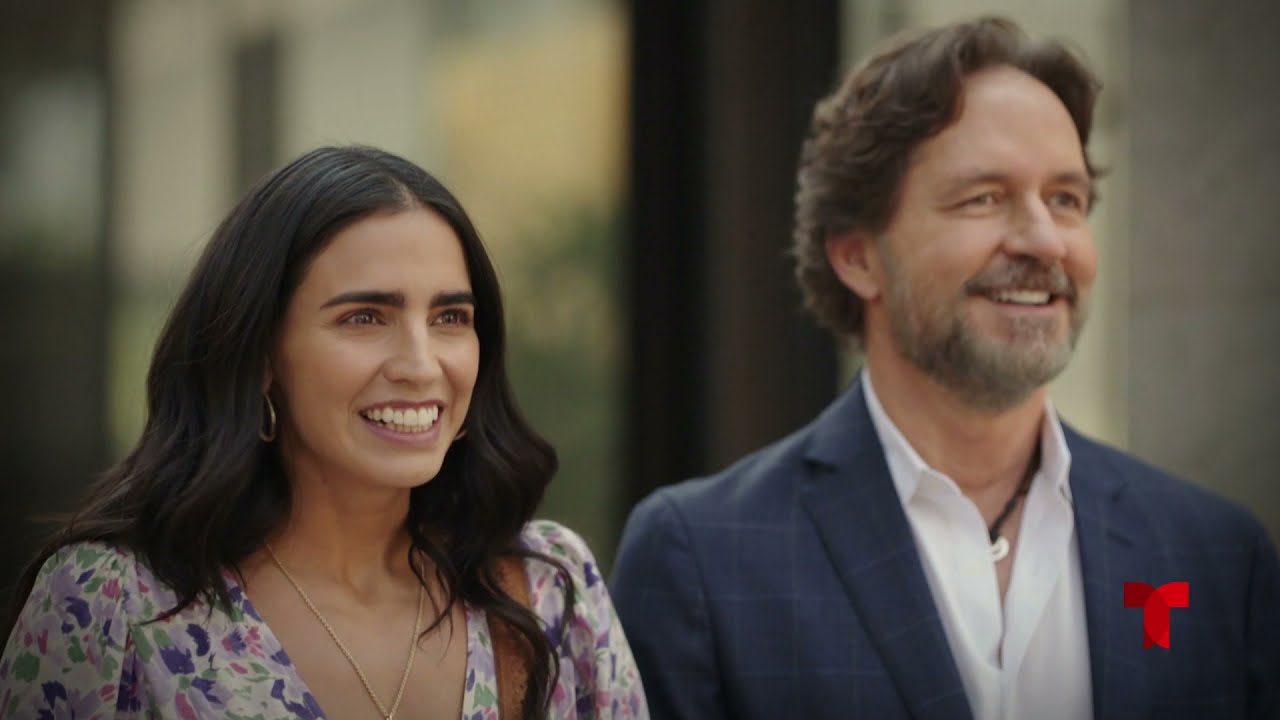 Conoce al elenco protagónico de Parientes a la Fuerza | Telemundo