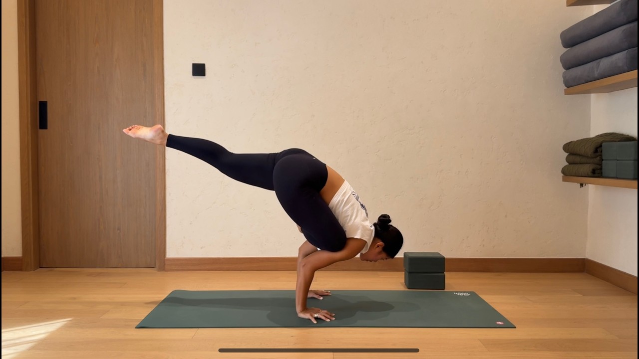 30 Min Full Body Vinyasa Flow | Arm Balances & Flexibility