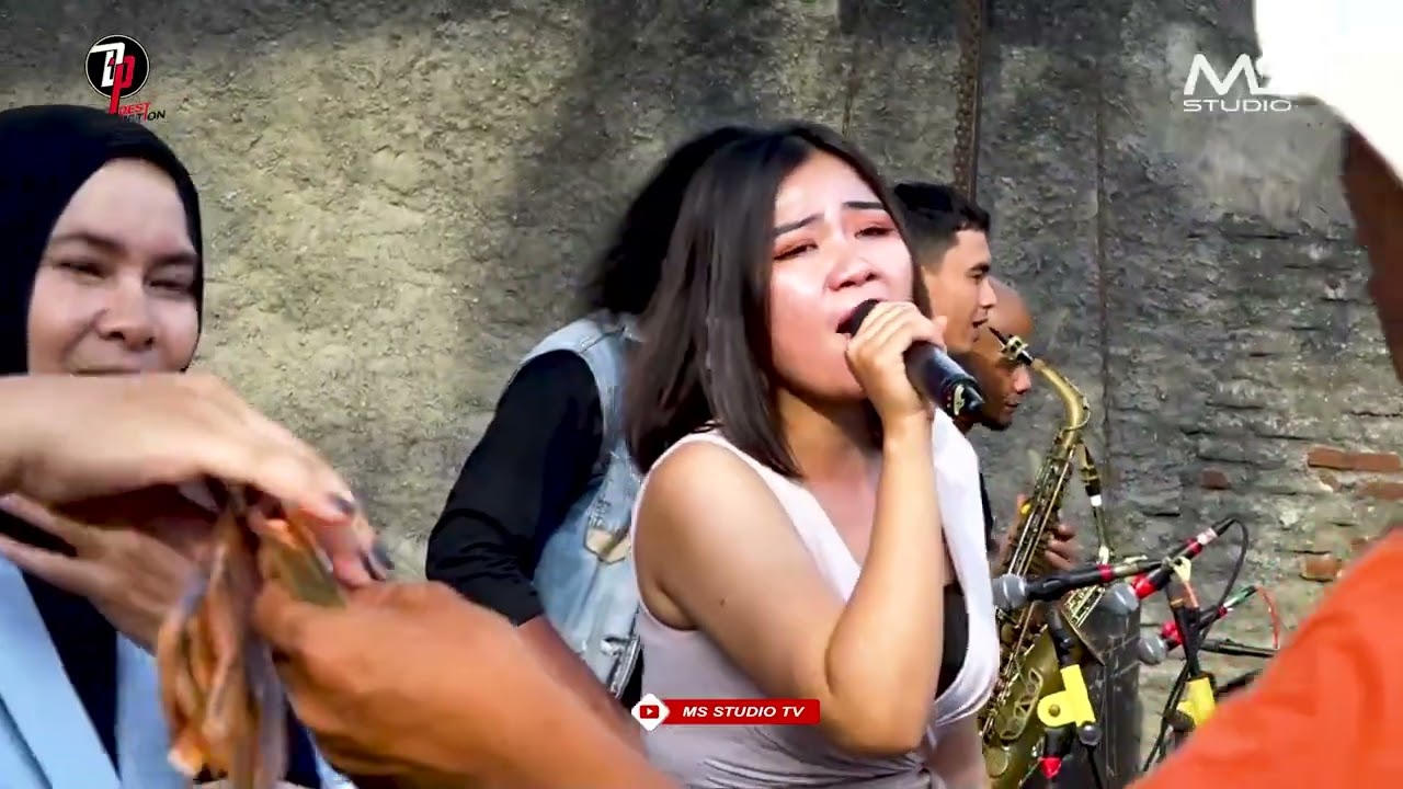 TAJAMNYA CINTA   YATI FEAT LESY