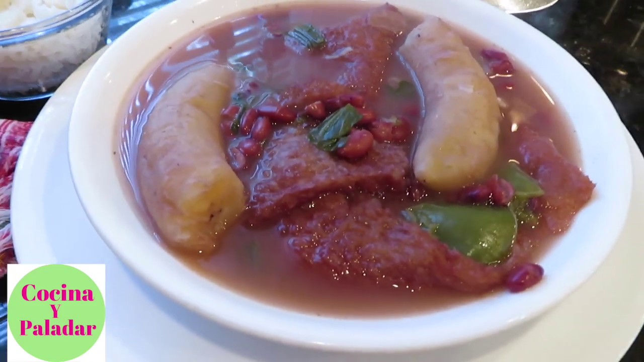 SOPA DE FRIJOLES CON CHICHARRONES | HONDURENA