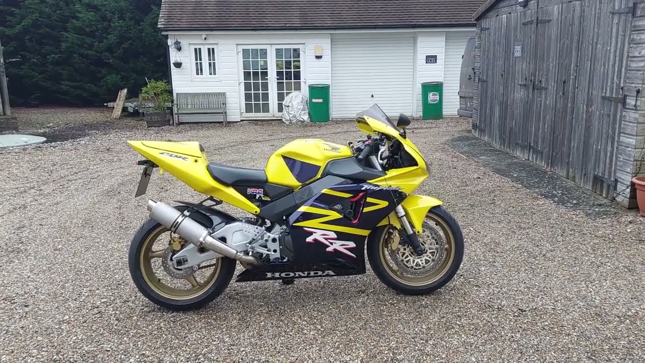 Honda Fireblade 954 for sale at Sargents of Sussex