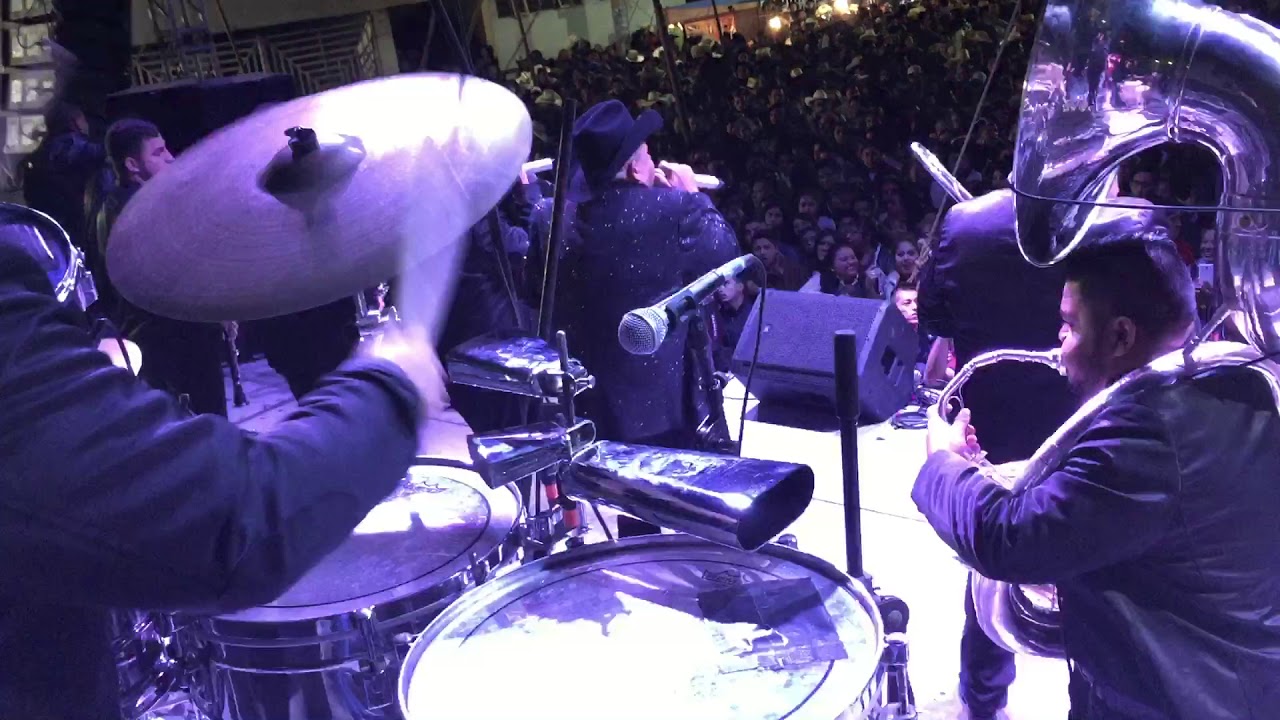 Chuy Lizarraga - Popurrí de Cumbias