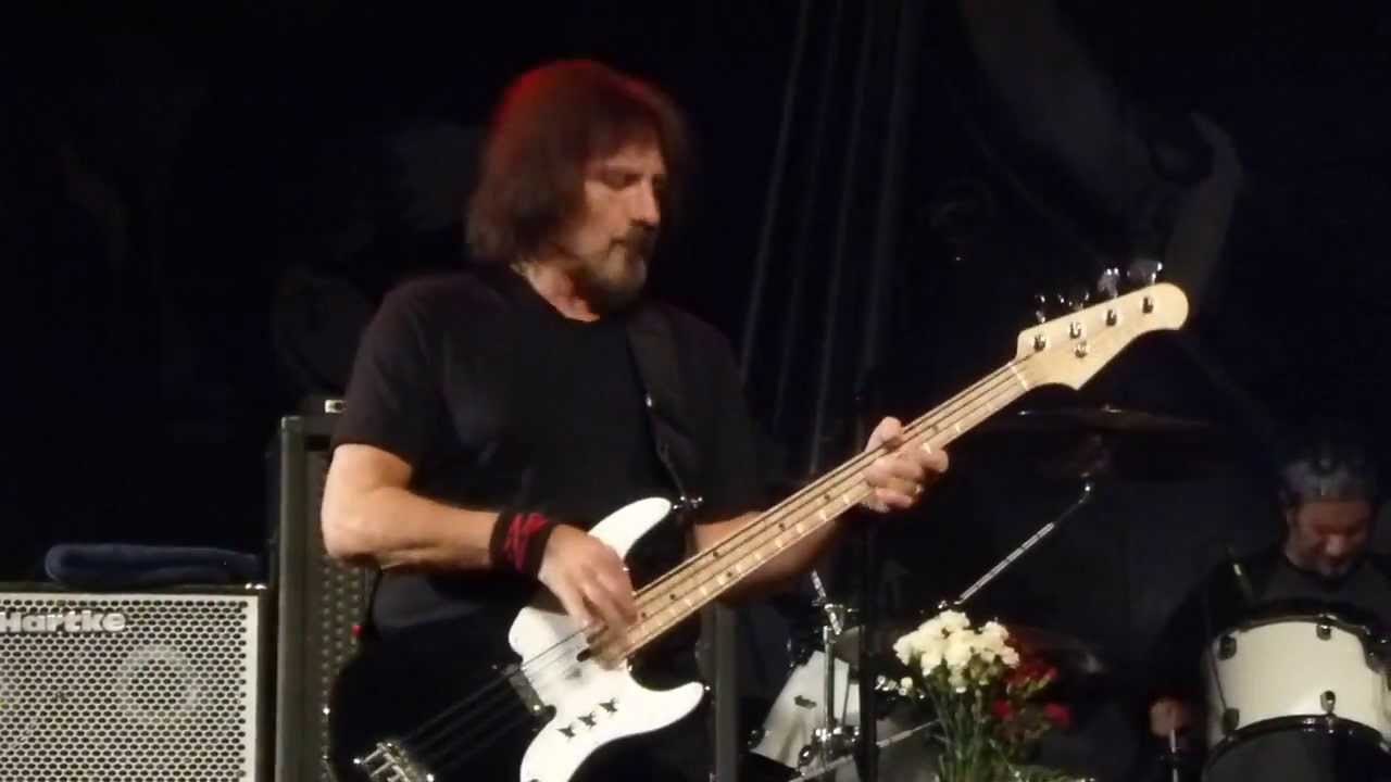 Bass Player Live! Geezer Butler,Zakk Wylde,Corey Taylor 