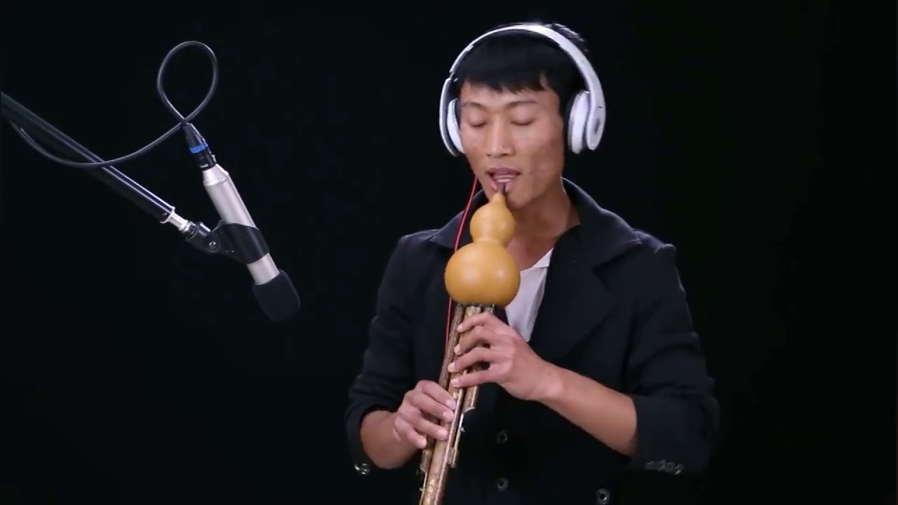 八孔葫芦丝吹奏《梦中的额吉》，感人肺腑，听哭了！