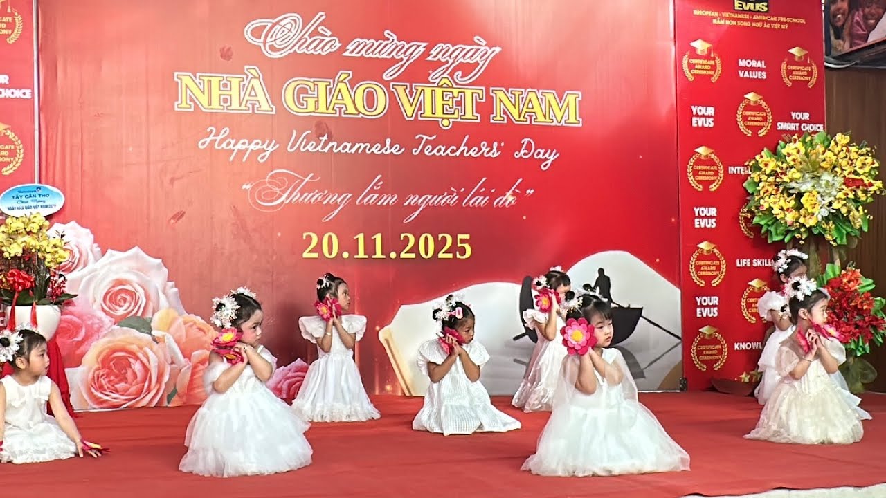 Đậu Bắp tham gia văn nghệ, mừng ngày nhà giáo 20-11-2025