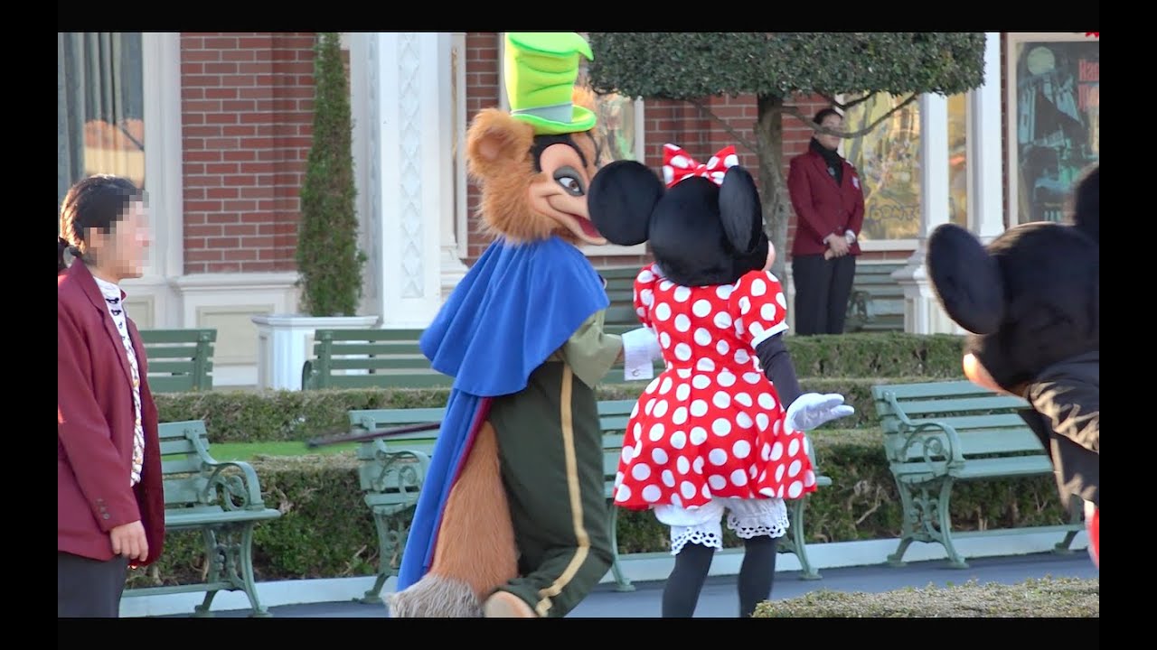 ミニーちゃんを奪われまくりで散々なミッキーさん(＞_＜) （開園前グリーティング 2014.12.21）