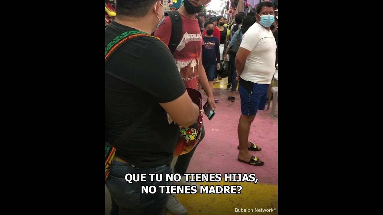 Hombre es descubierto espiando en los vestidores DE MUJERES!! 😨