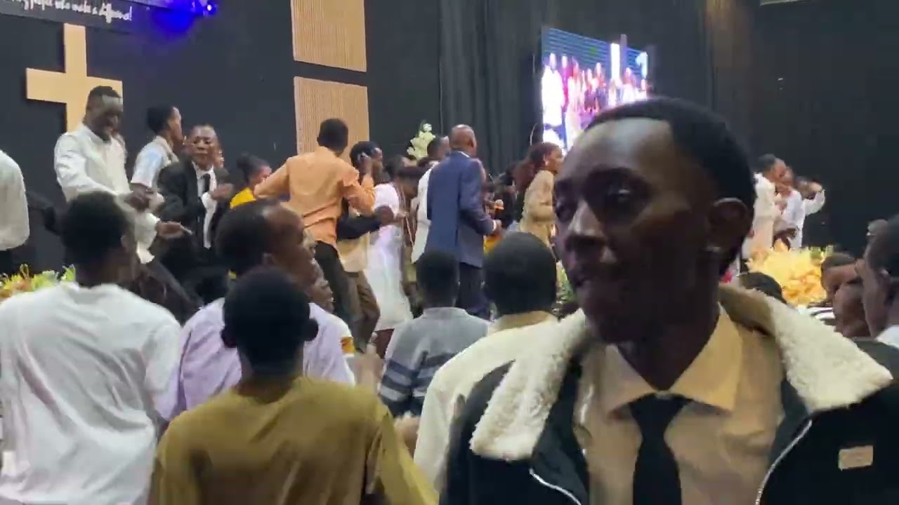 Abanaziri banditse amateka mumukunga usukuye Pianist Aimable 