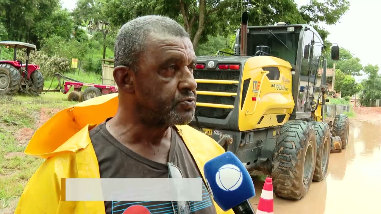 Problema na rede de esgoto gera transtorno e interrompe obra em Ribeirão das Neves (MG)