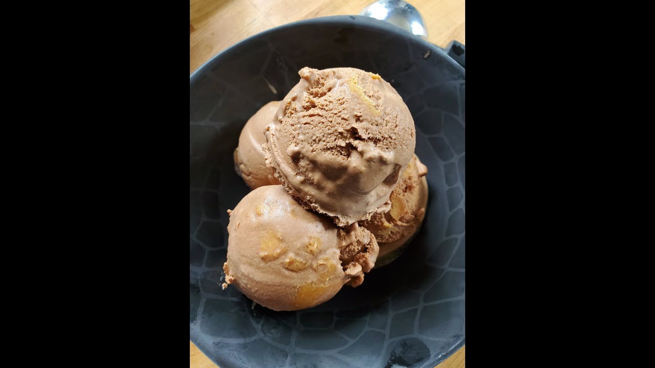 Keto Chocolate Peanut Butter Swirl Ice Cream