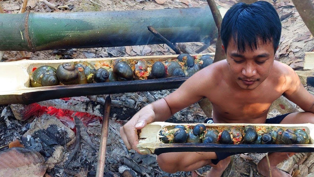 The Unique Recipe For River Snails! How To Cook Delicious Snail In Bamboo Tube
