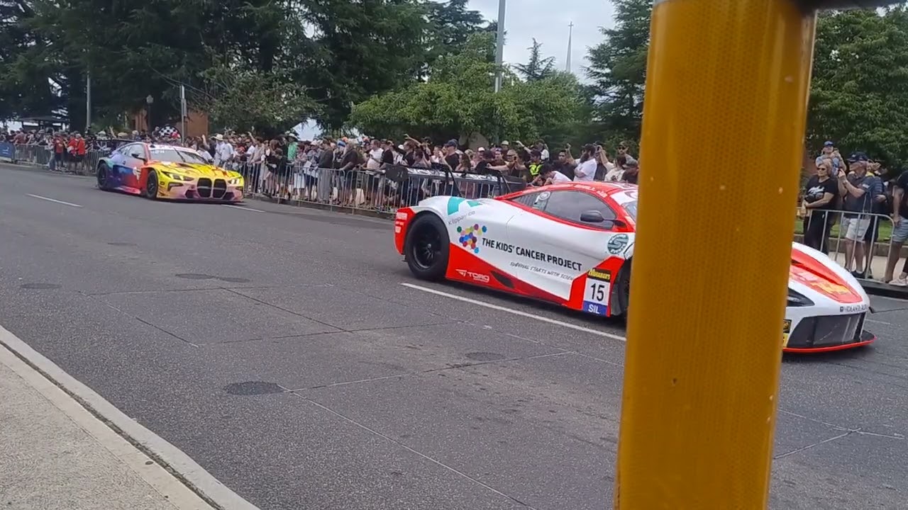 Bathurst 12Hr 2026 Track to Town - Cars leaving