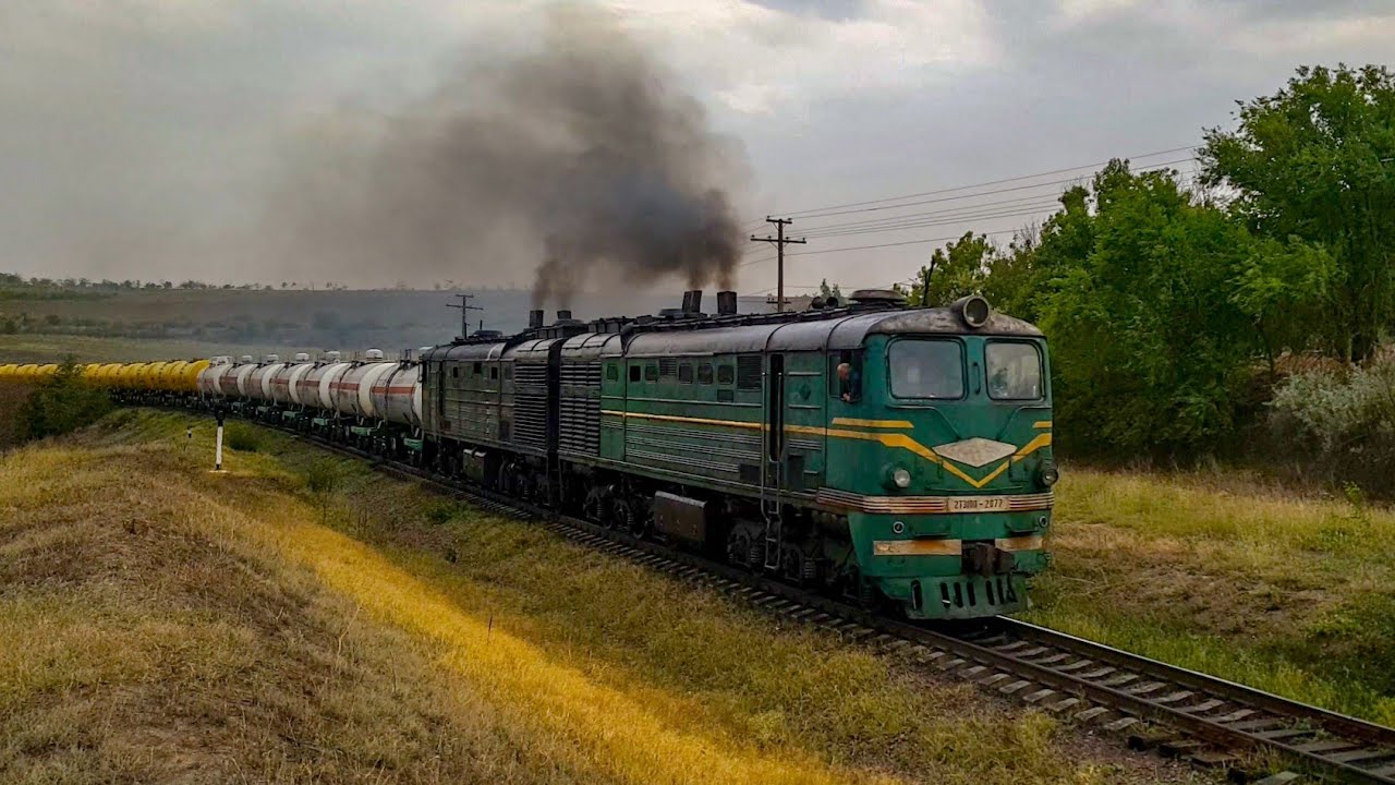 Длинный поезд на крутой подъем. Tепловоз 2ТЭ10Л-2077Б-792А 