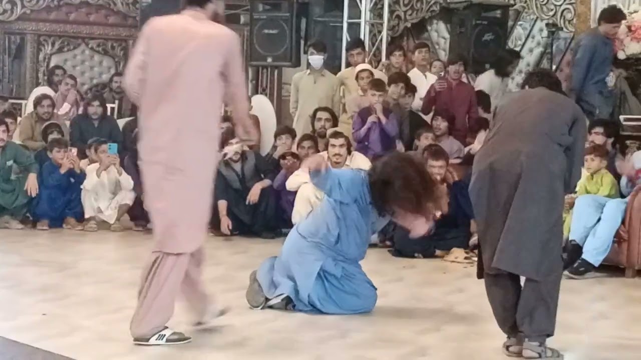 Main tiktok ikramullah 9796.    Main singer ka program live program khole program on ladies surge