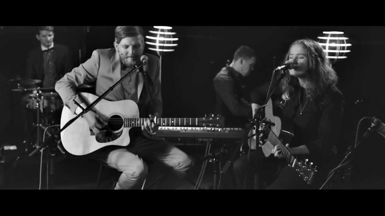 Komm wir stehlen uns davon - Samuel Harfst feat. Sarah Brendel