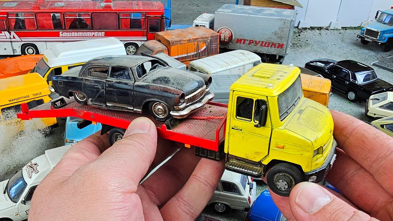 Модельки машин 1/43 на макете города. Про машинки