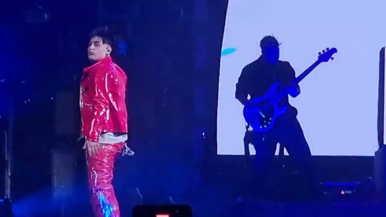Tiago PZK - Eléctrica ft. IZA Movistar Arena en vivo