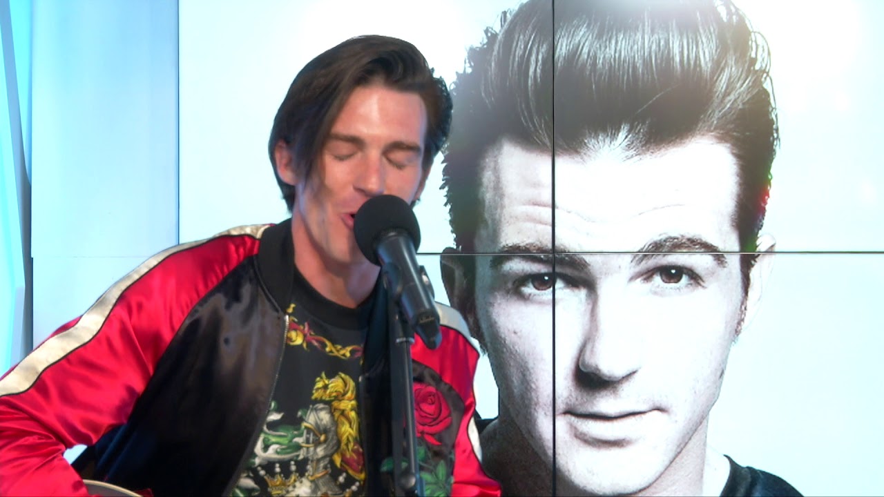 Drake Bell en W Radio