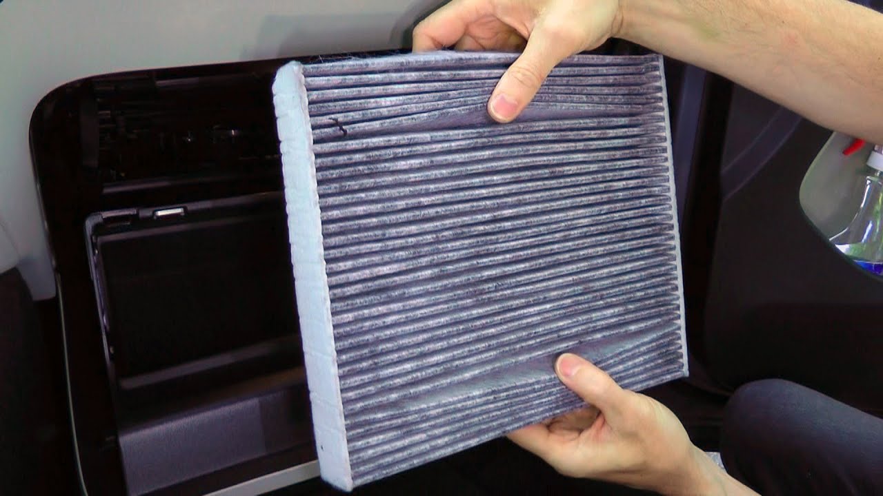 Volvo XC40 (2019-2025): Cabin Air Filter Replacement.