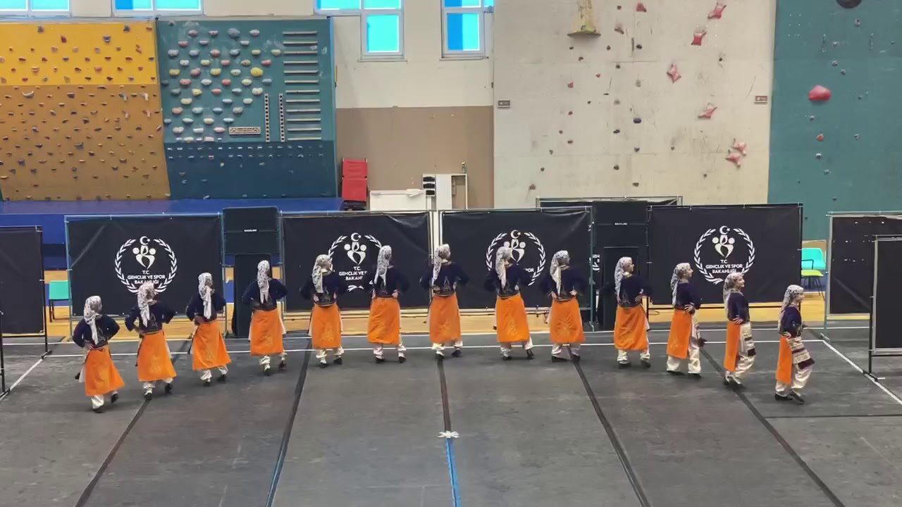 Tekkeköy Halkoyunları Topluluğu Samsun düzenlemesiz dal birincisi 