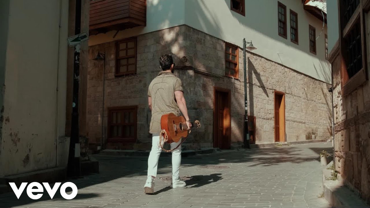 EdvinJones - BoroBia (Official Music Video)