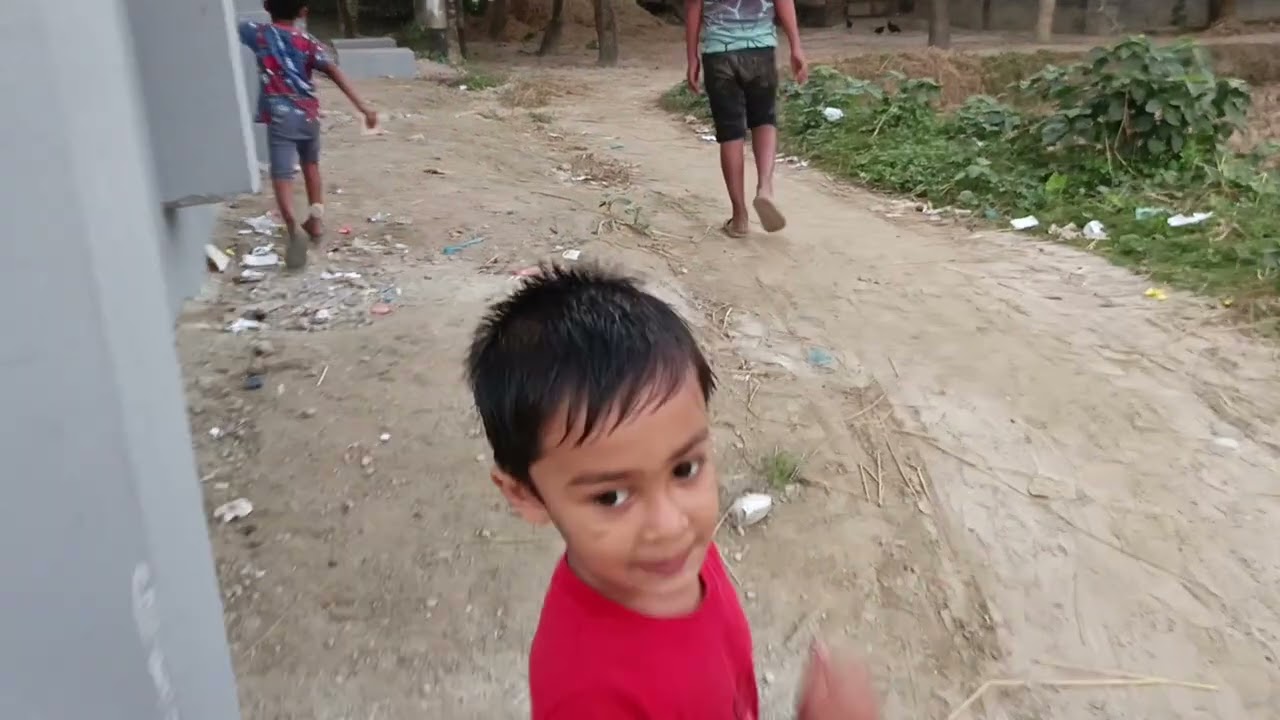 সন্ধ্যায় খেলা শেষে  বাচ্চাদের বাসায় ফেরা....