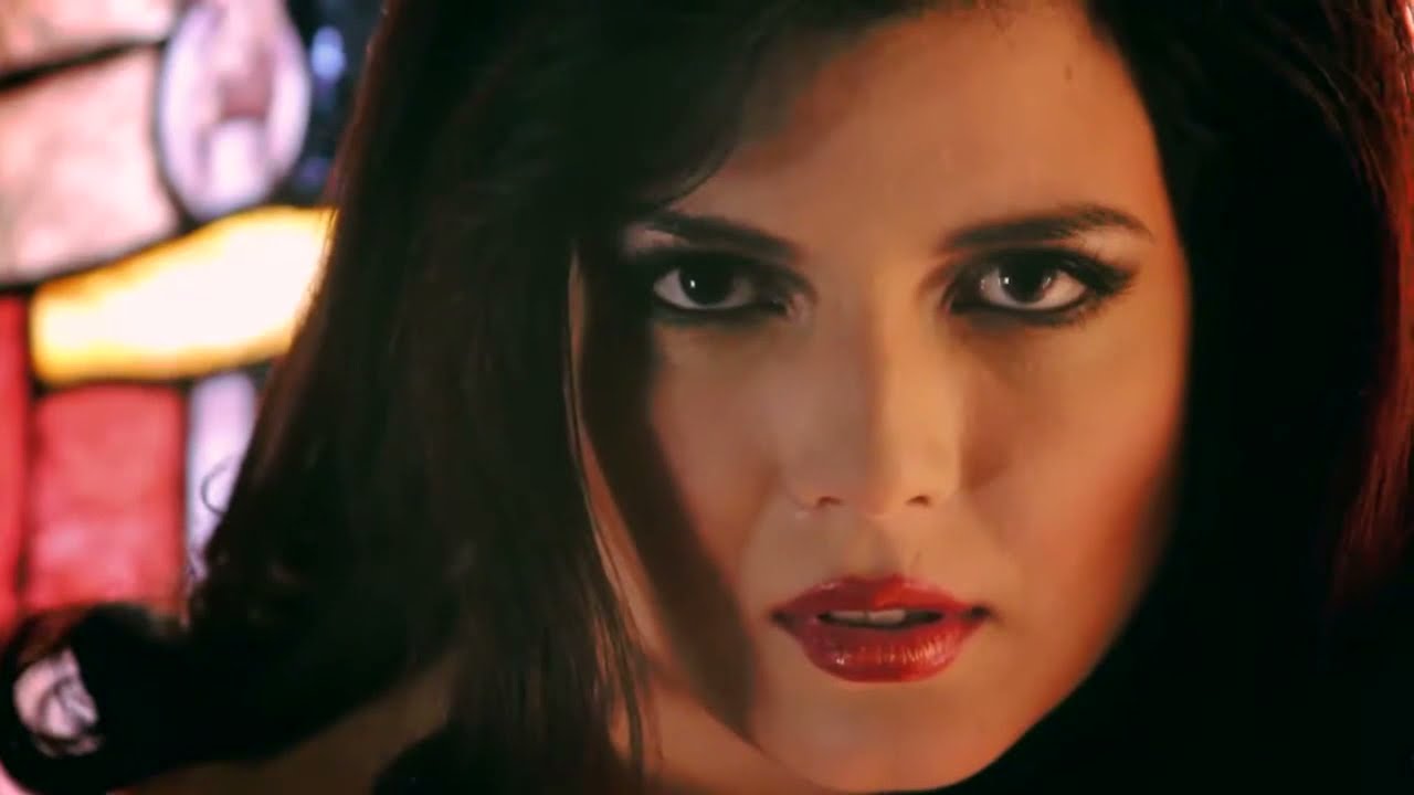 Nicole Faver&oacute;n - Modelo peruana