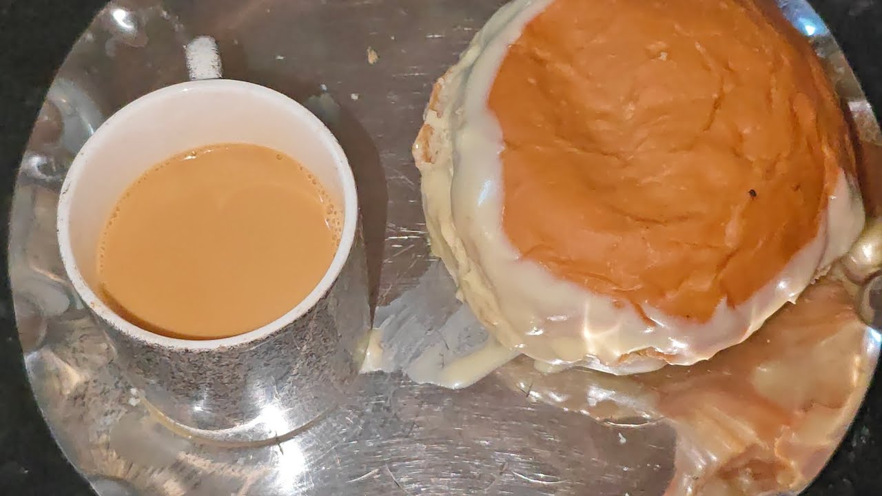 Maska bun with ☕ tea  ☕☕🍞🍞 tasty 🤤🤤🤤😋😋 super superb 