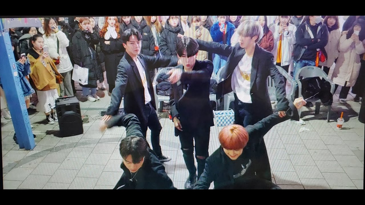 20191125. BECAUSE (KINGDOMS CREW)💘. TXT 'RUN AWAY' COVER. WHAT A CAPTIVATING BUSKING.