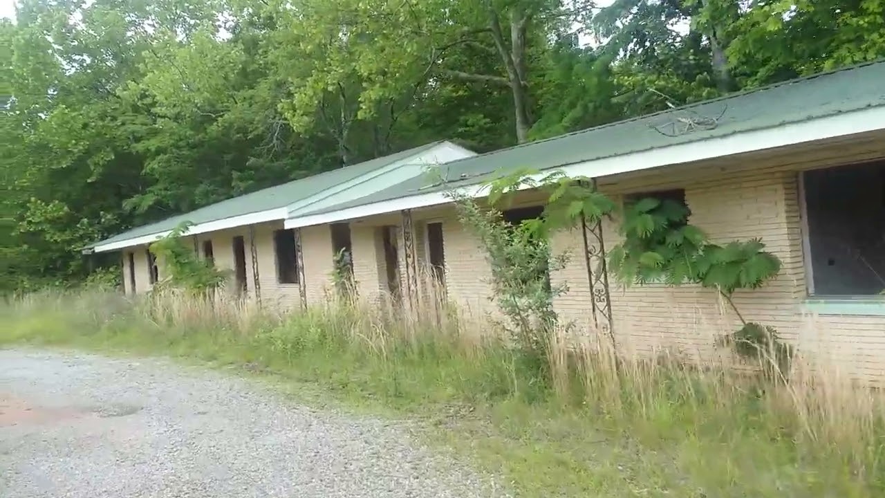 Abandoned Copper Duck Hotel! Ducktown Tennessee  5/29/2017
