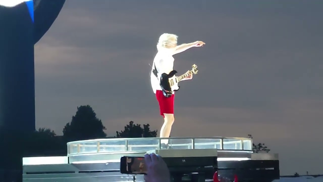 AC/DC - Let There Be Rock [solo] - Live in Prague Letňany 26.6.2025
