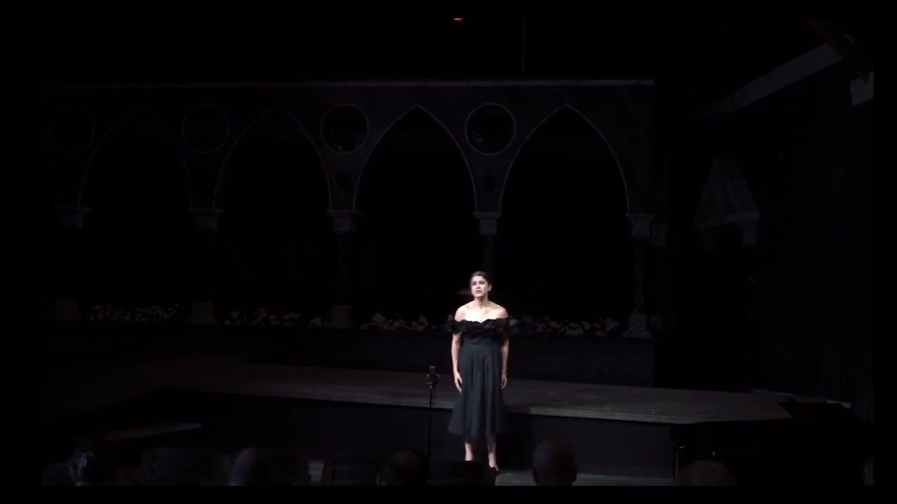 Chi il bel sogno - Clara Reeves, soprano