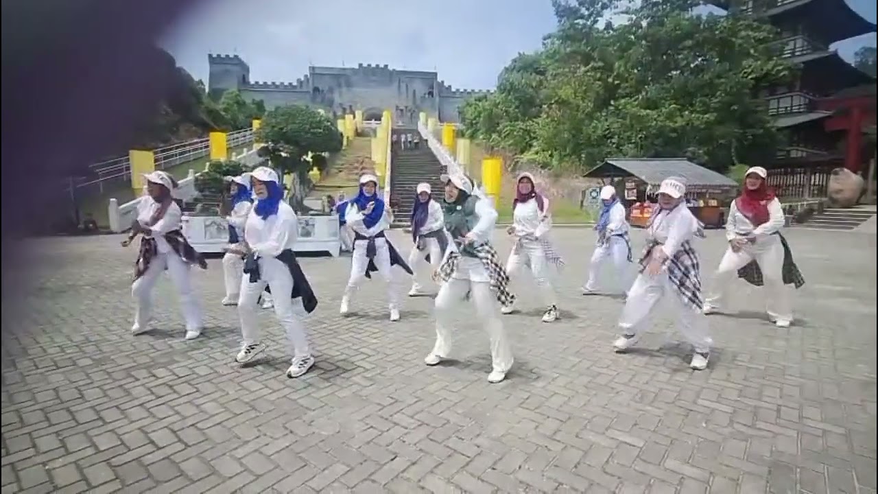 zumba tung keripit...Sanggar Senam Orion ..Duri - Riau....so happy ....💃💃💃🤣🤣🤣