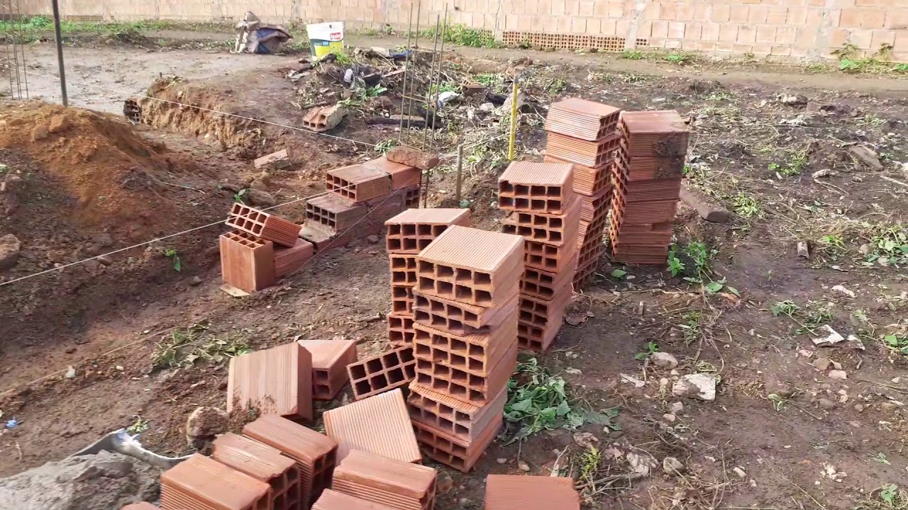 Dicas de construção  mostrando como fazer  baze,  num terreno  decido.