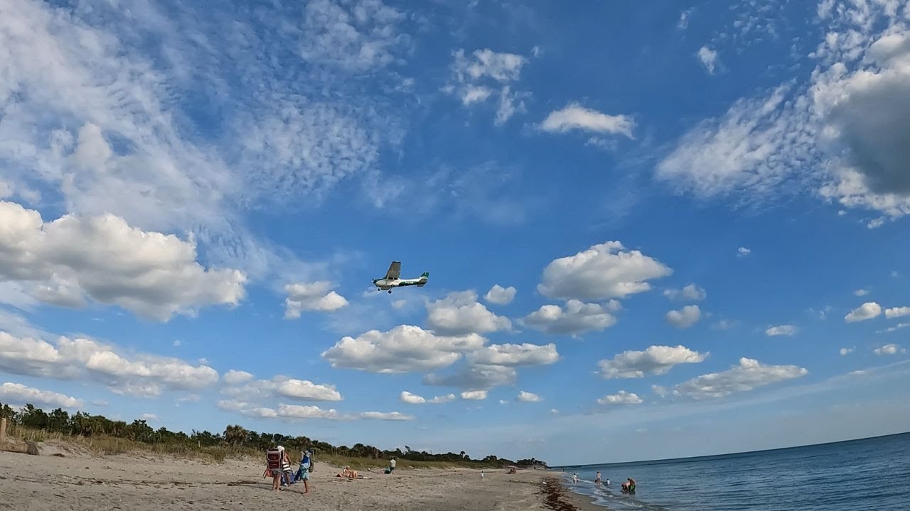 Walk on the Beach at South Brohard Park, Venice Florida (4K)