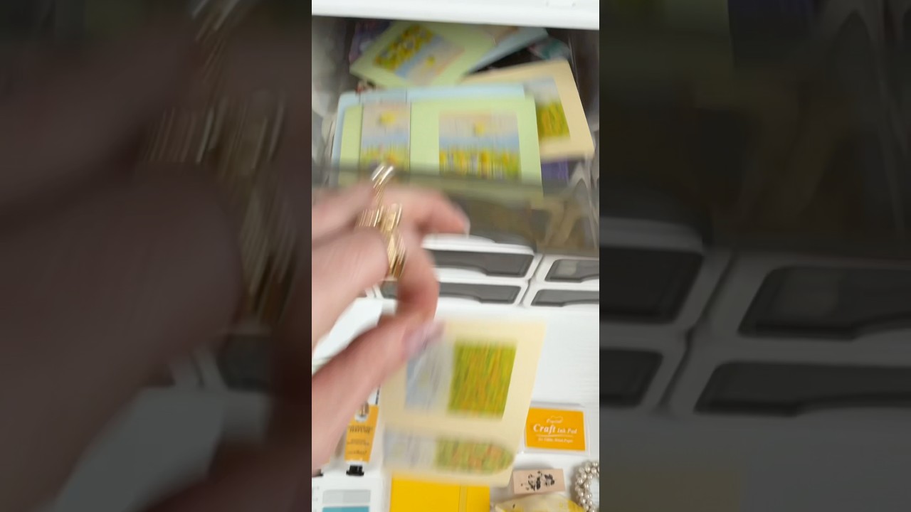 💛 Yellow mood 📚 bookish bundles  📦