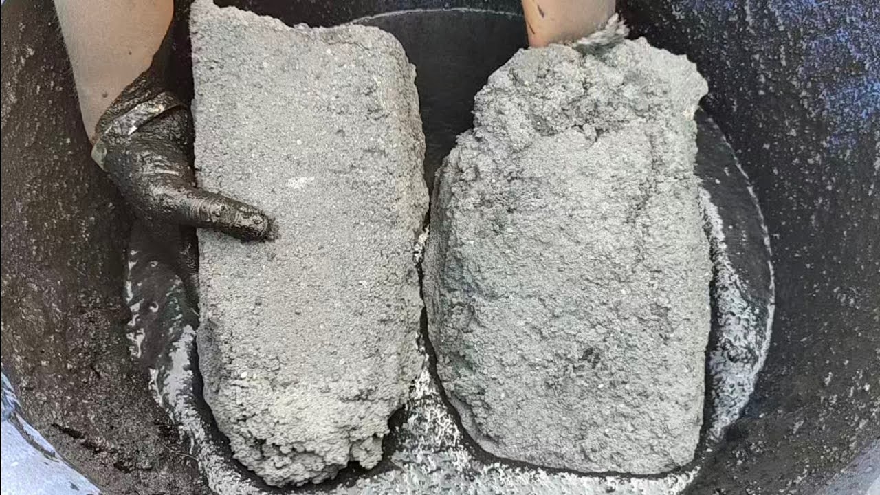 Pure charcoal dusty crumble in water 💦 @asasmr