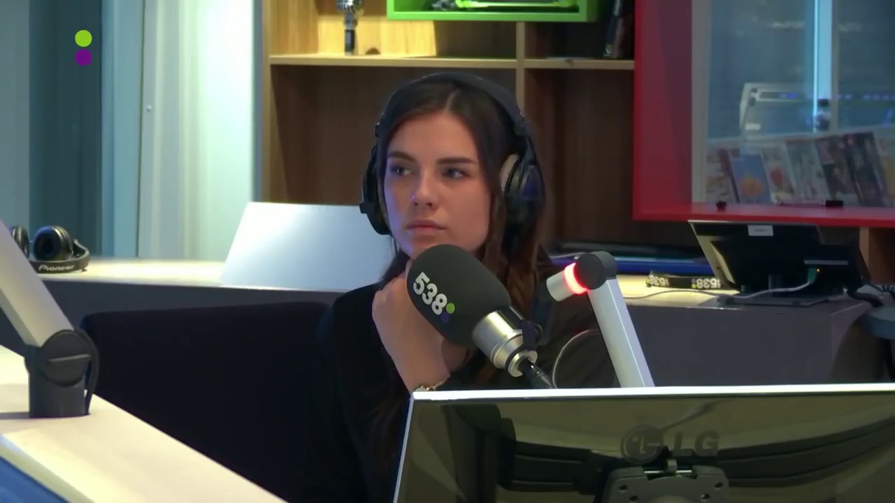 Maan en Frank Dane reageren op ophef streaker samen 2017