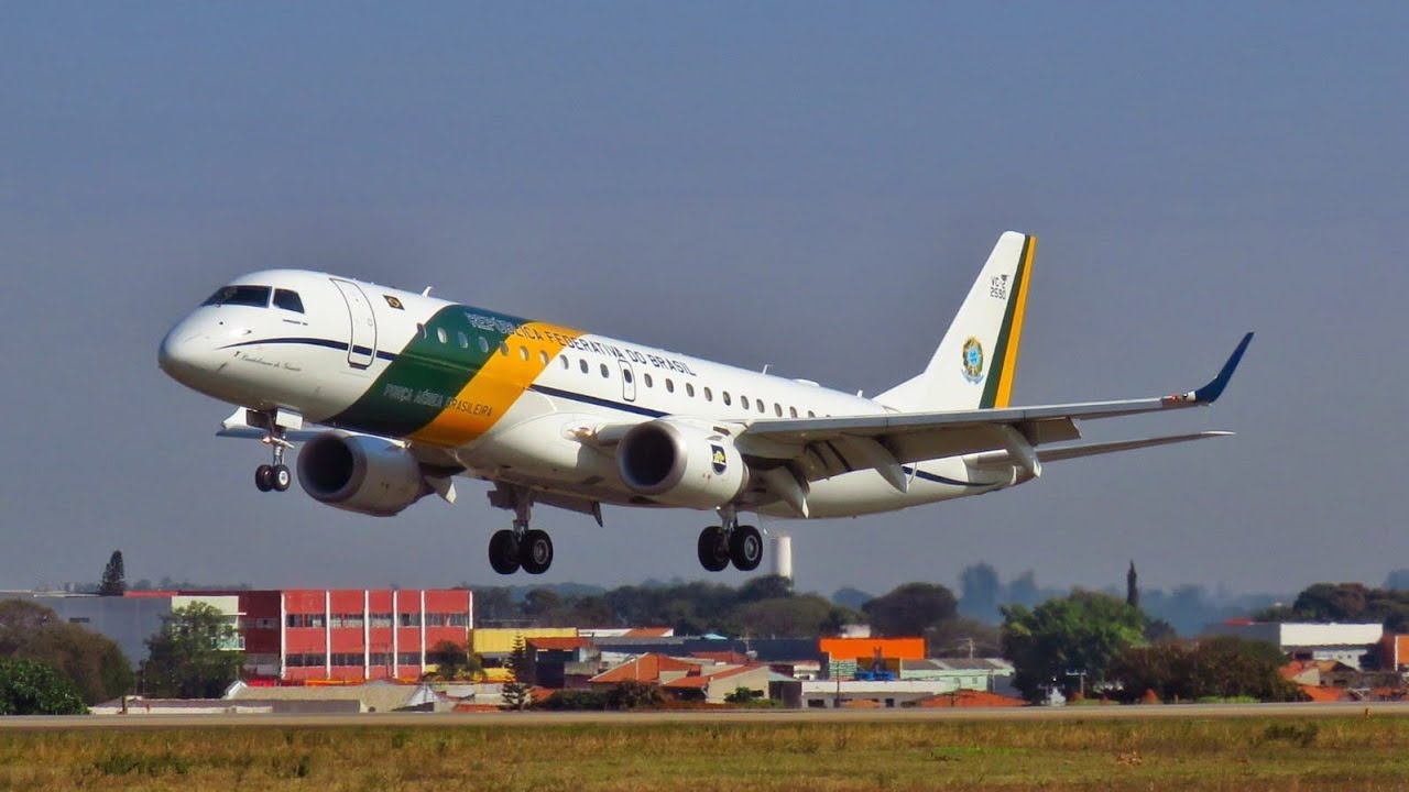  A Comitiva do Presidente Lula chegando no Aeroporto de Sorocaba.