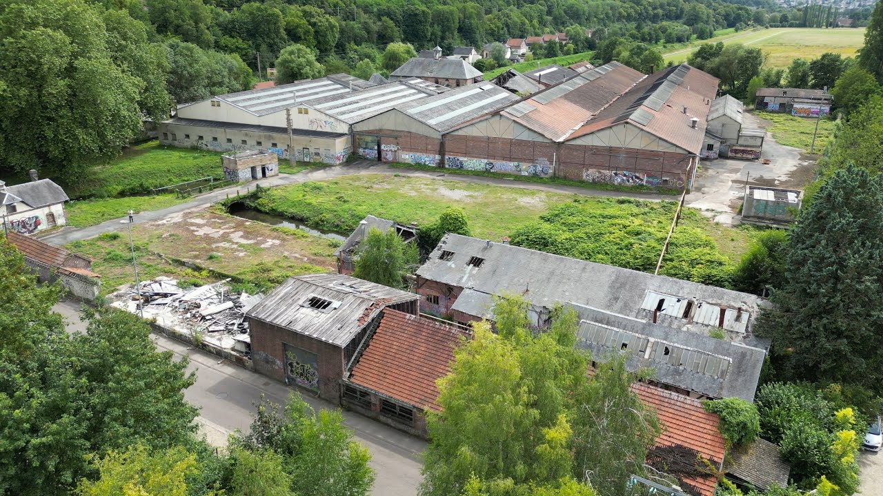 Visite en drone des usines désaffectées de Navarre, urbex en Normandie