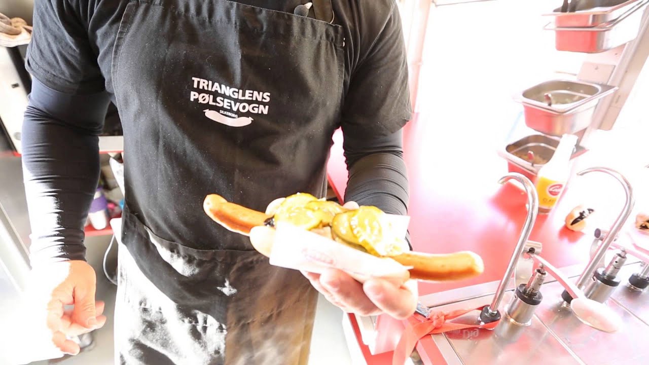 Trianglens Pølsevogn med ristede hotdogs på menuen