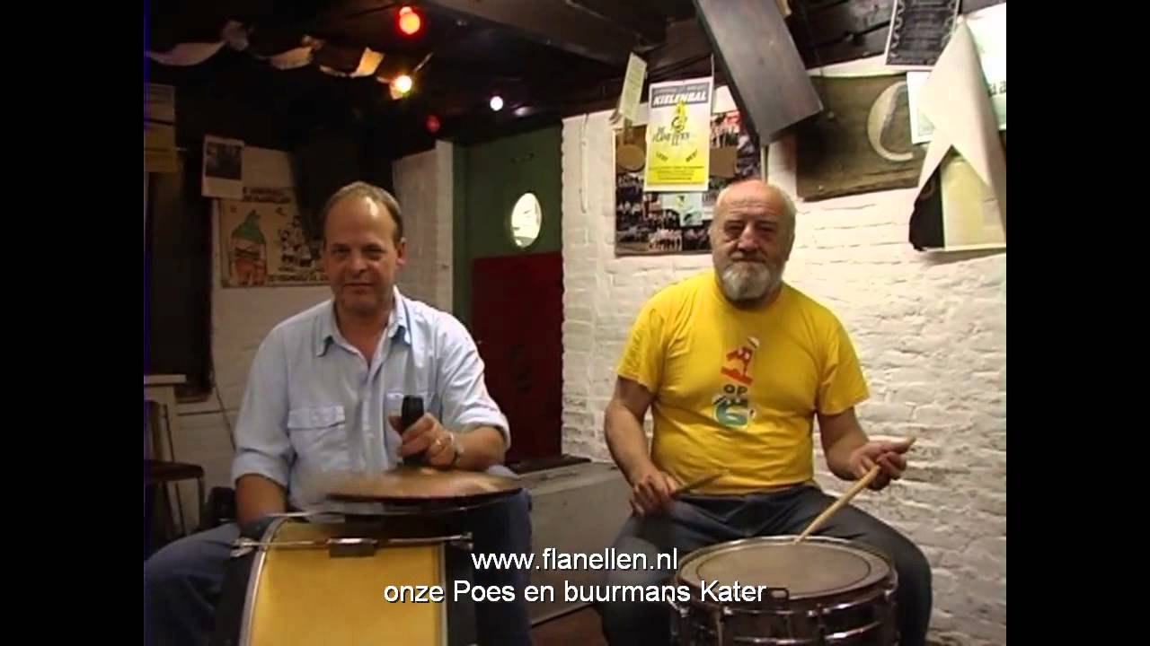 Flanellen - Onze Poes en buurmans Kater