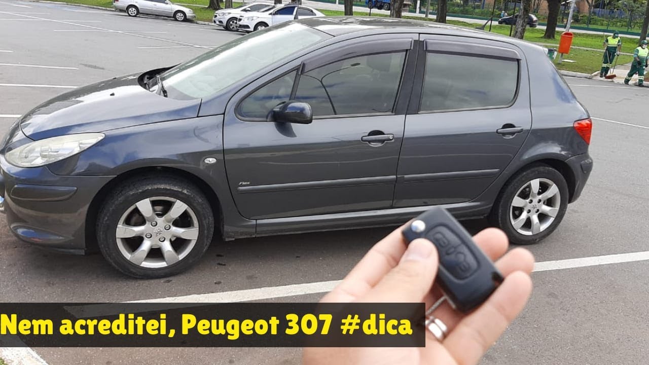 Fechamento automático dos vidros e teto direto no controle remoto do Peugeot 307.